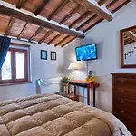 Center Flat By Interhome
